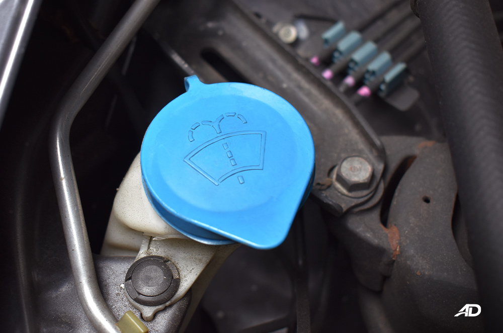 Know When To Refill Your Windshield Wiper Fluid